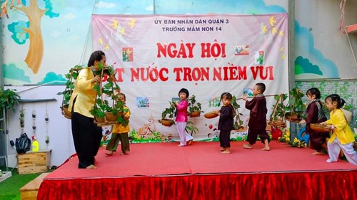 Đất nước trọn niềm vui